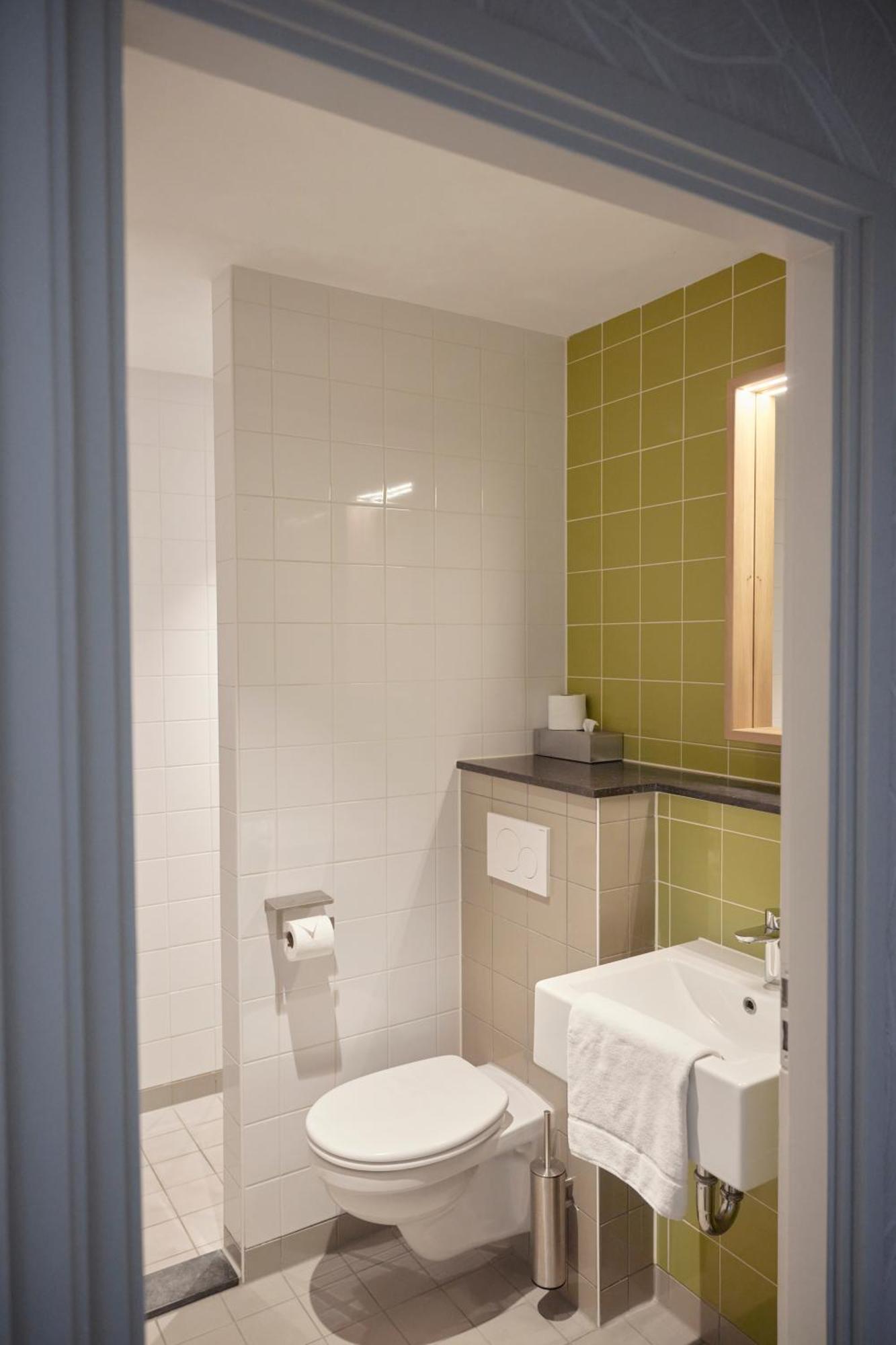 חראו Hotel Oostergoo מראה חיצוני תמונה