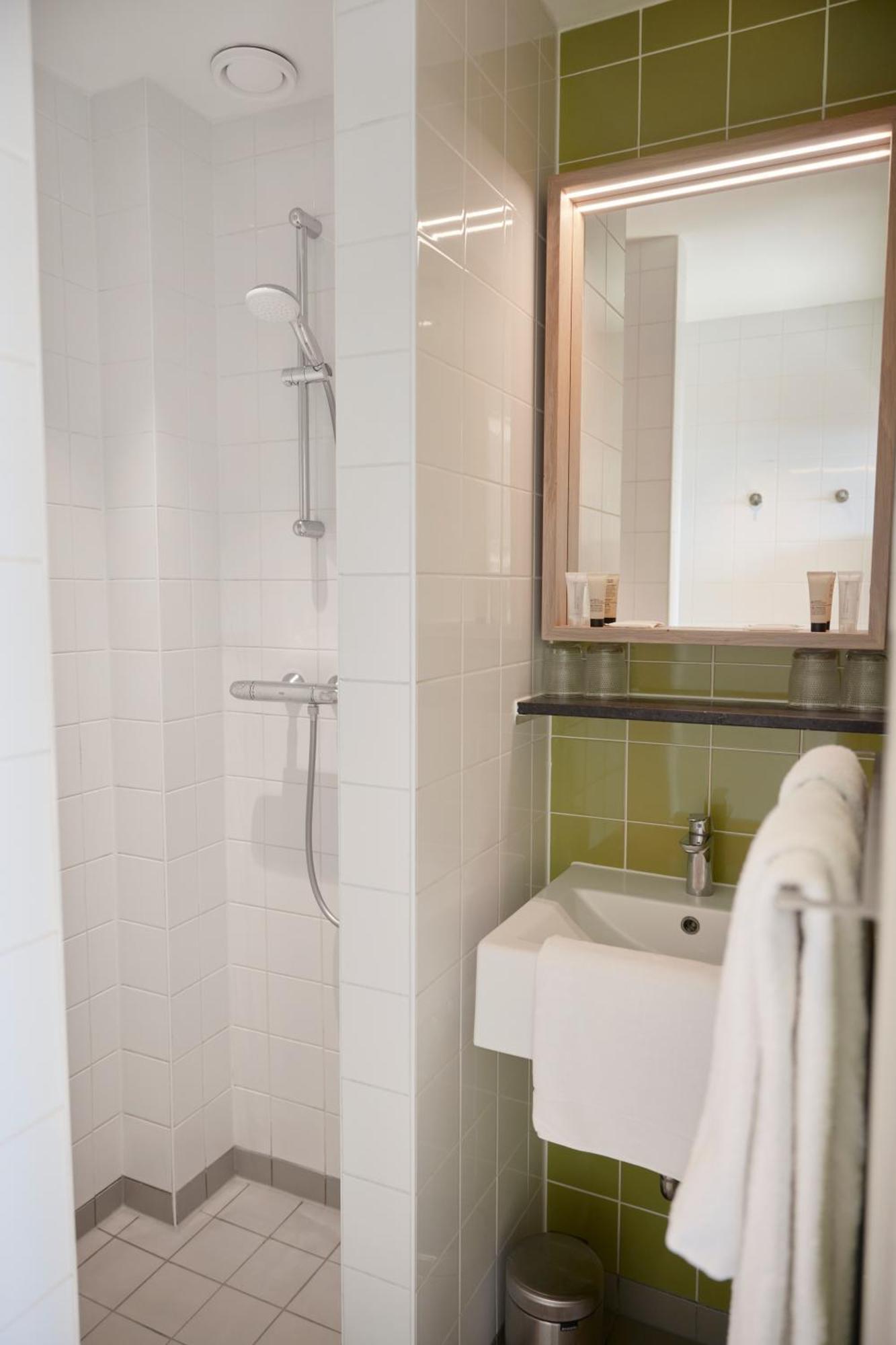 חראו Hotel Oostergoo חדר תמונה