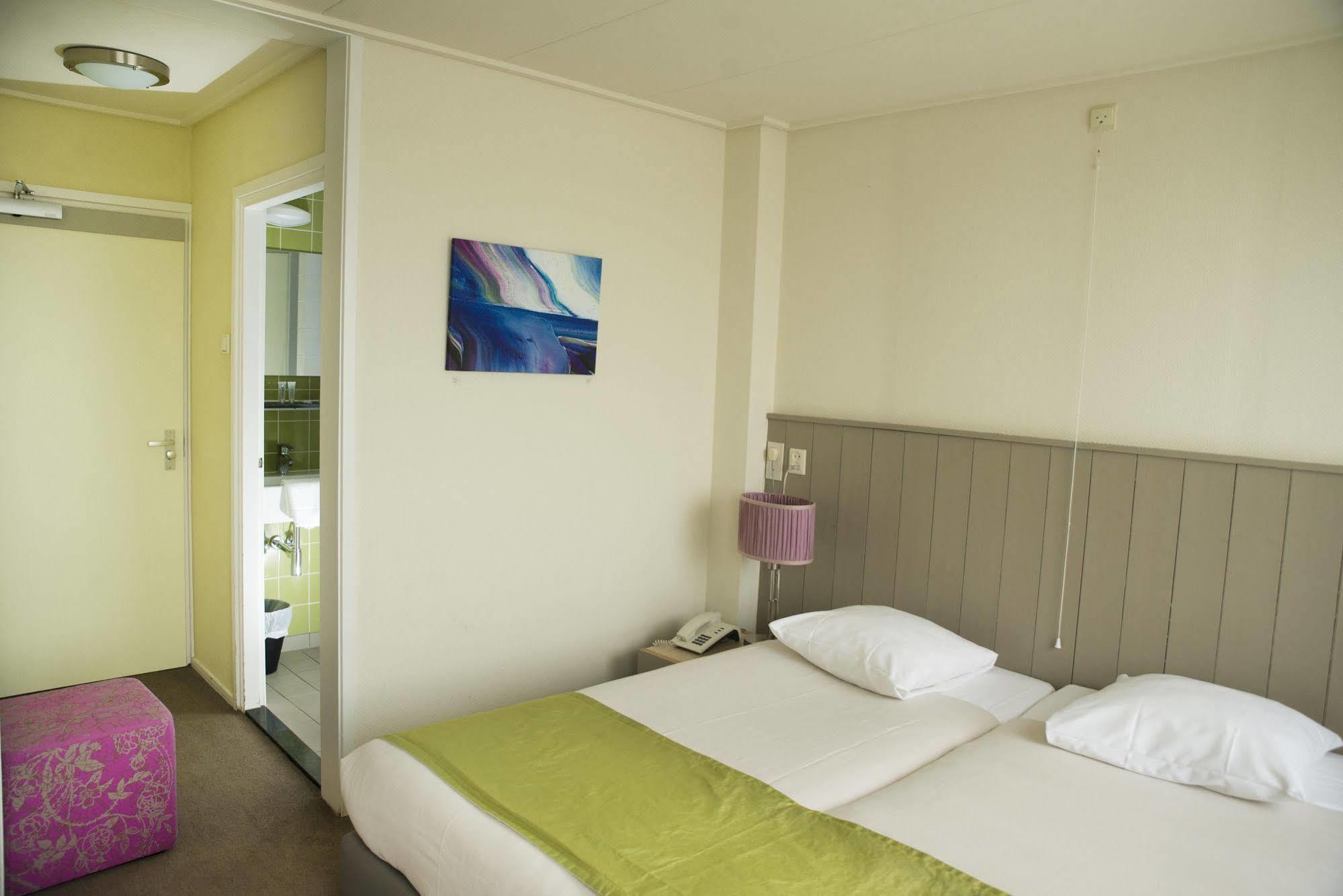חראו Hotel Oostergoo מראה חיצוני תמונה