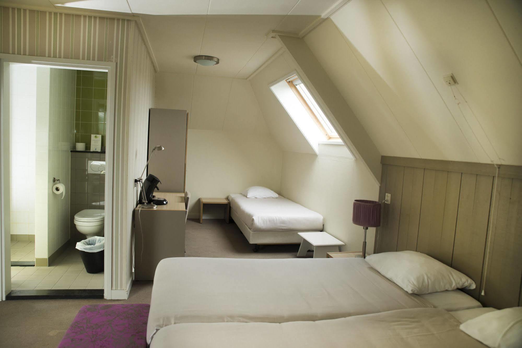 חראו Hotel Oostergoo מראה חיצוני תמונה